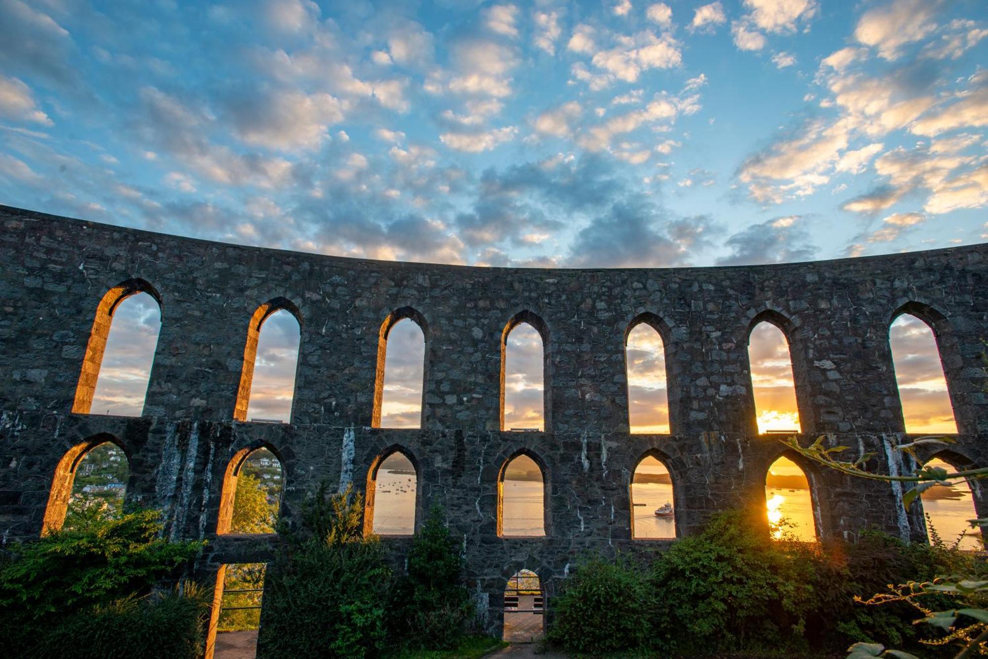 奥本青年旅舍旅舍 外观 照片 The 18th-century Romanesque style of the Amoreiras Aqueduct