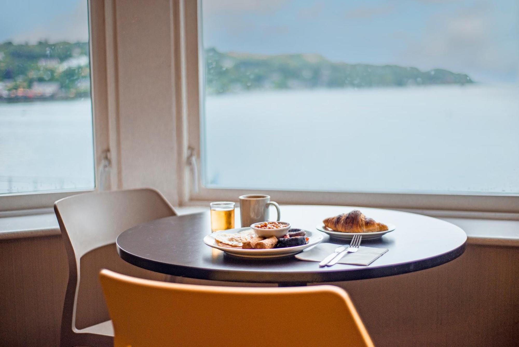 奥本青年旅舍旅舍 外观 照片 A table with a view