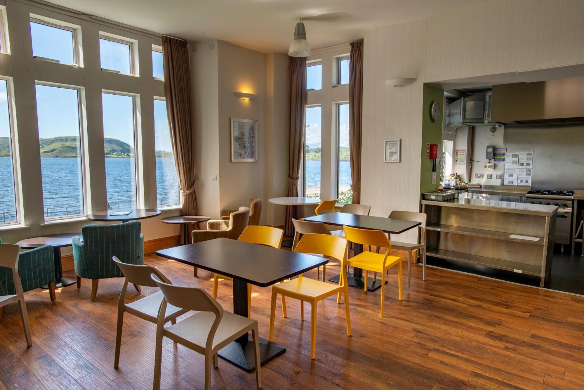 奥本青年旅舍旅舍 外观 照片 The kitchen and dining room at the hostel