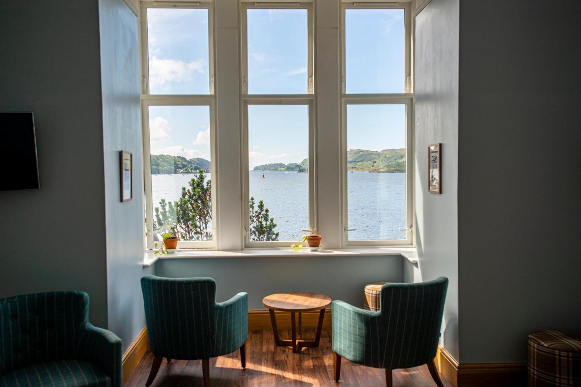 奥本青年旅舍旅舍 外观 照片 View of Lough Ree from the hotel