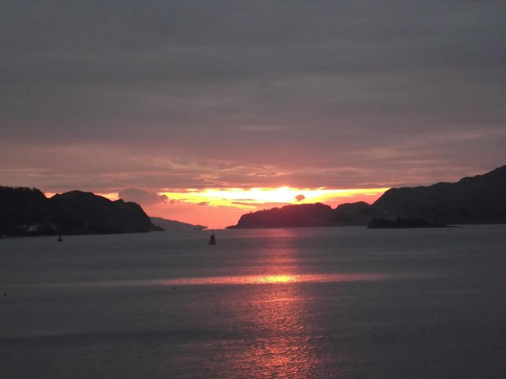 奥本青年旅舍旅舍 外观 照片 Sunset at the Gulf of Akaroa